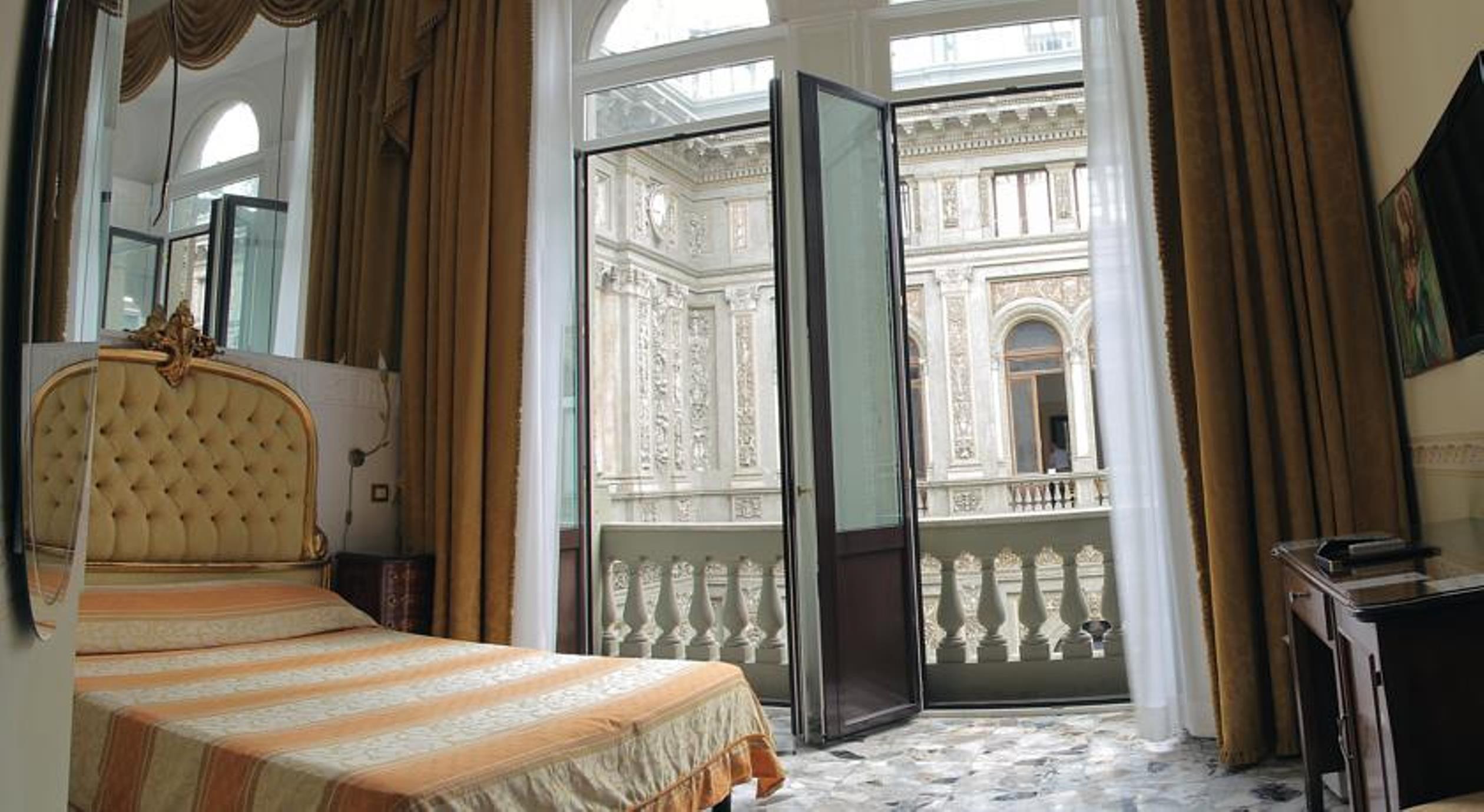 نابولي B&B Art Suite Santa Brigida المظهر الخارجي الصورة