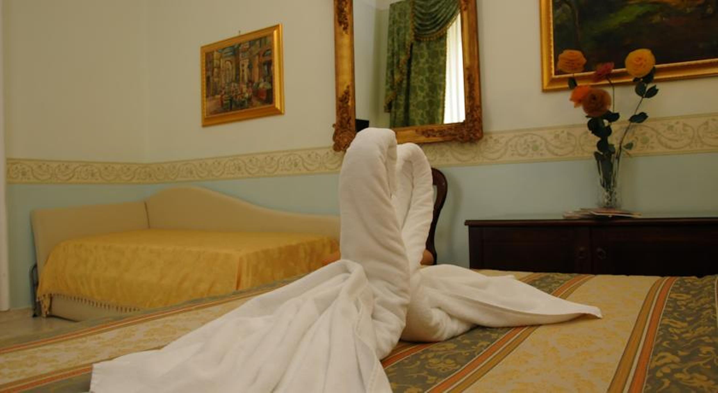 نابولي B&B Art Suite Santa Brigida المظهر الخارجي الصورة