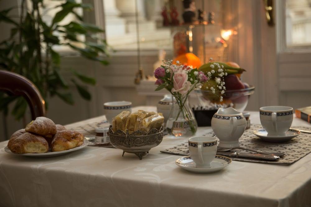 نابولي B&B Art Suite Santa Brigida المظهر الخارجي الصورة